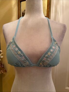 Victoria’s Secret Y2K Light Blue Embroidered Triangle Bikini Top  NEW